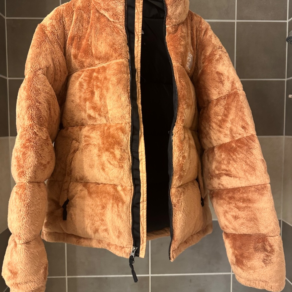 The North Face Versa Velour Nuptse MEDIUM Almond Butter Down Puffer Jacket - Picture 3 of 7